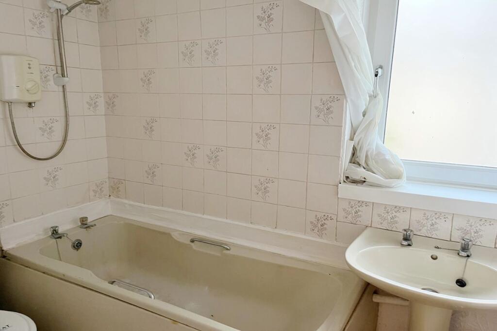 Apartment in Cumbernauld, North Lanarkshire - View 5