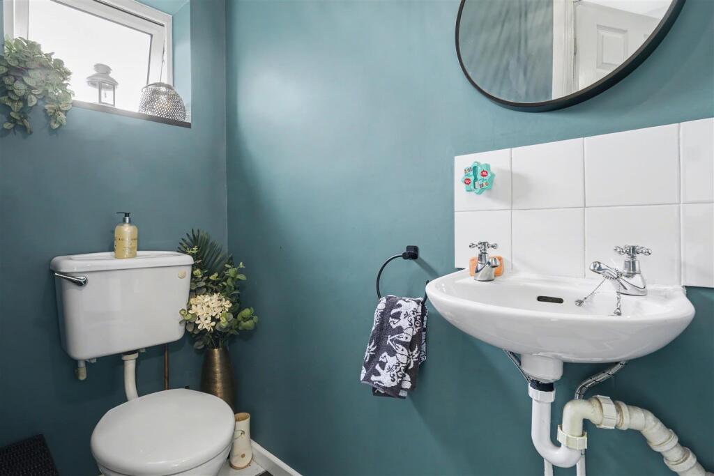 Sudbury Court, Sawley - More