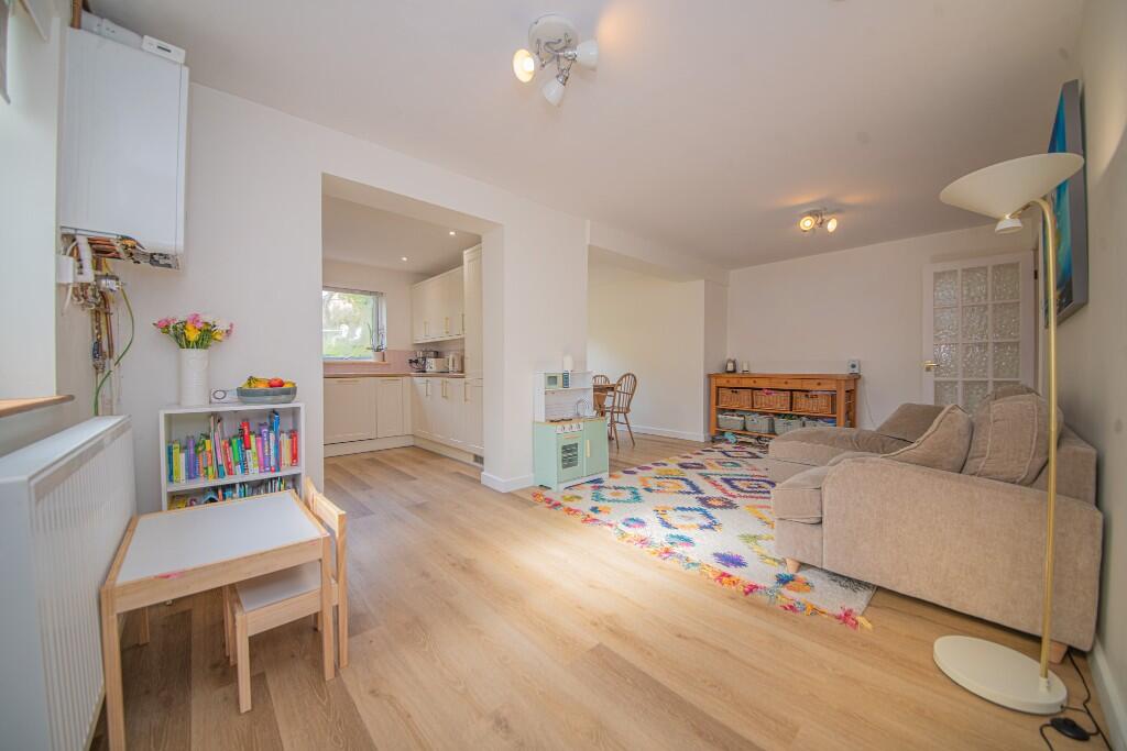 Sedgwick Road, Bishopstoke, Eastleigh, SO50 photo 4