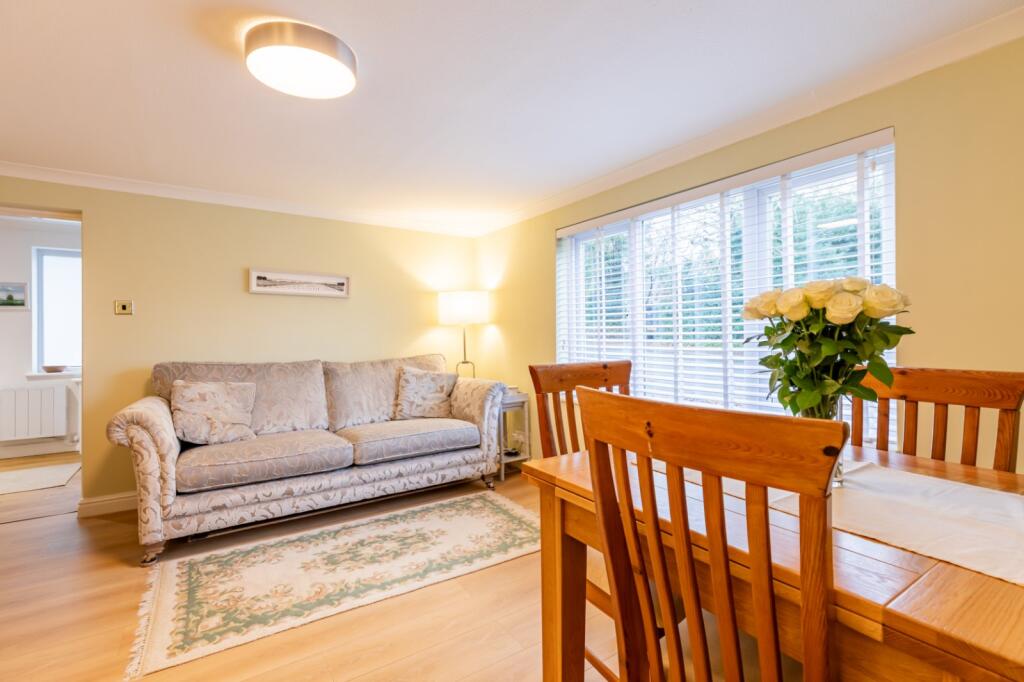 Andover Road, Newbury, Berkshire, RG14 photo 2