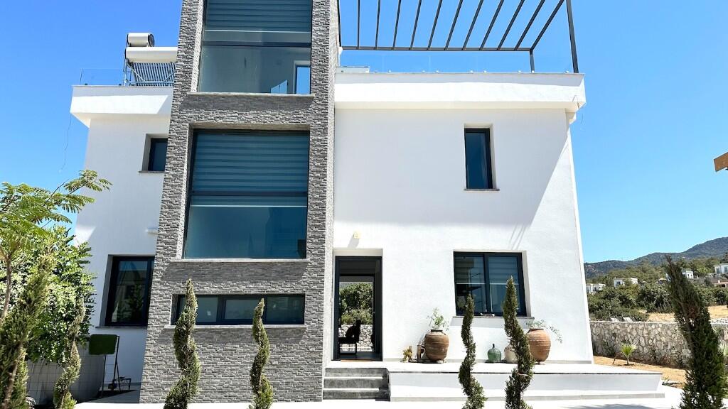 Main image of property: Bahçeli, Girne