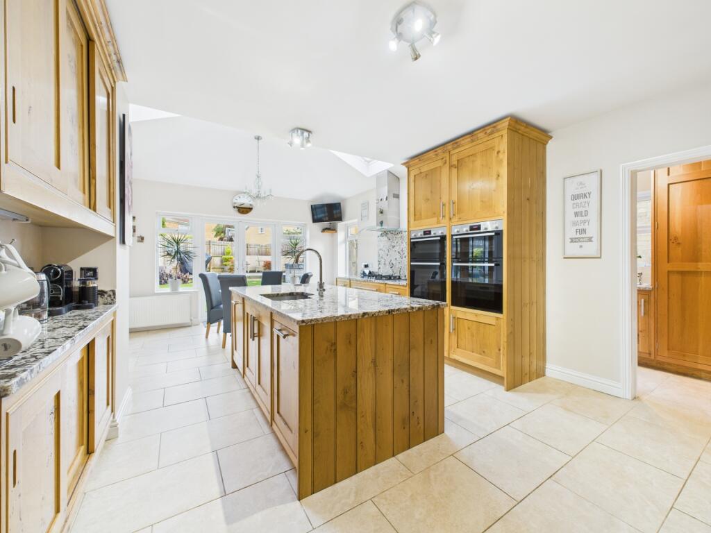 House in Wootton, Simpson Manor - View 2