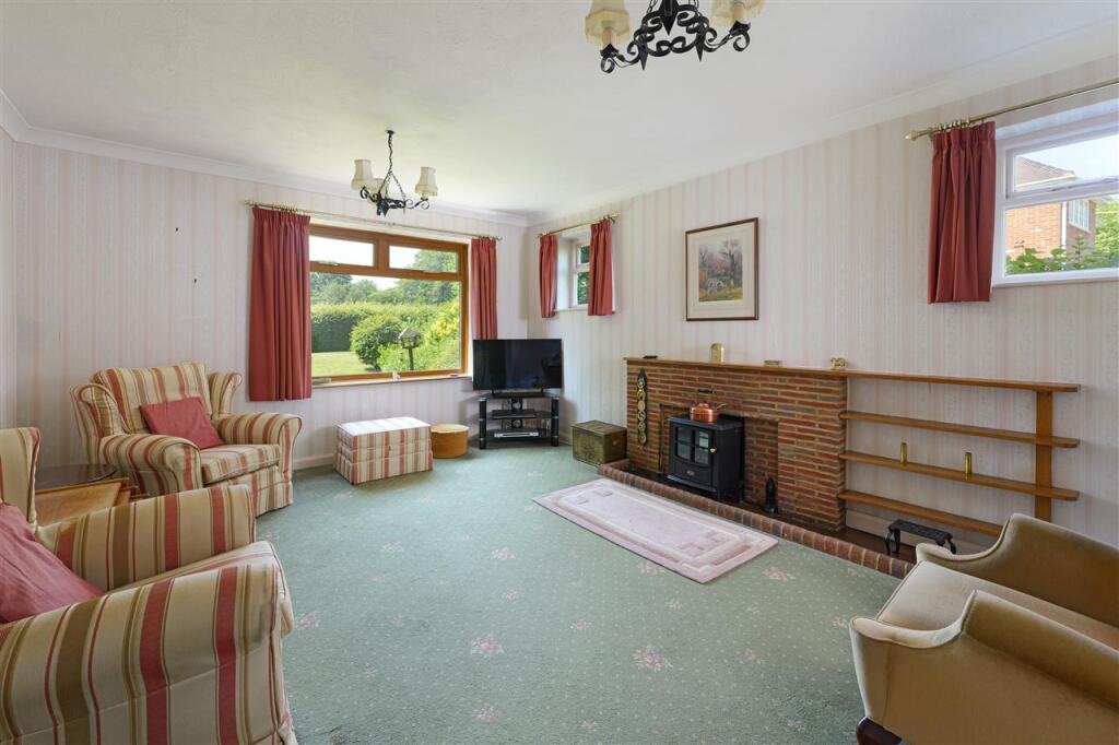 House in Bossingham, Upper Hardres - More