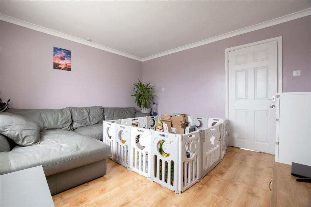 Apartment in Wellingborough, Hatton Park - View 2