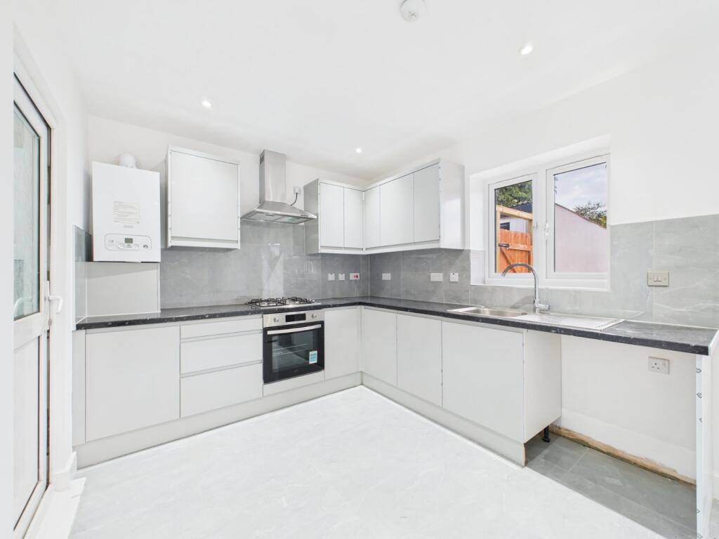 House in Romford - View 3