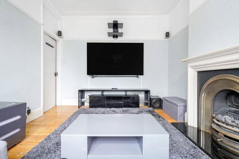 Apartment in Enfield - More