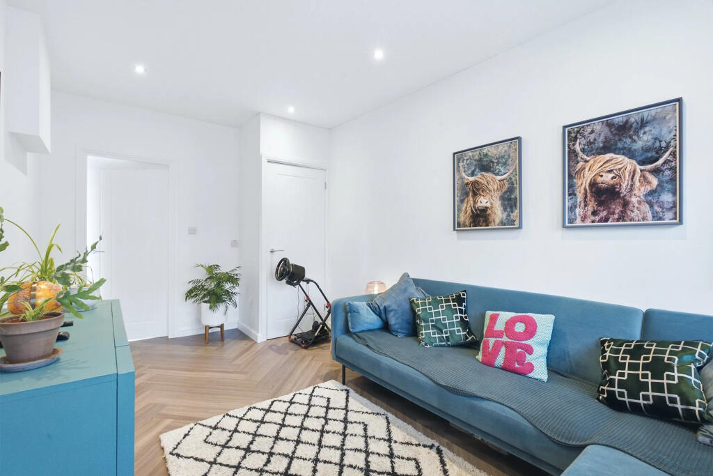 House in Douglas, Willaston - More