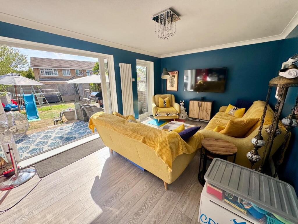 House in Southampton - More
