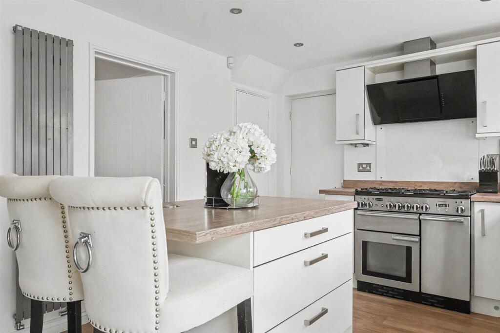 House in Rochford, Rayleigh - View 3