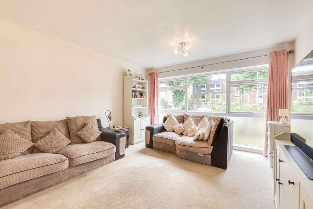 Apartment in London, Halfway Street, Longlands - View 2