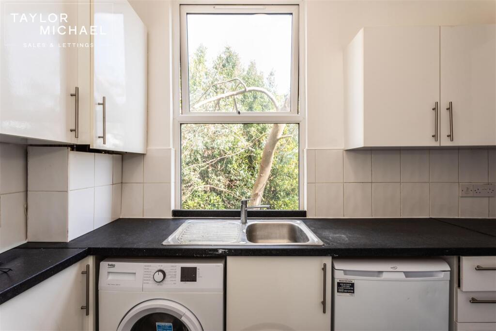 House in Brighton & Hove, Hove - View 3