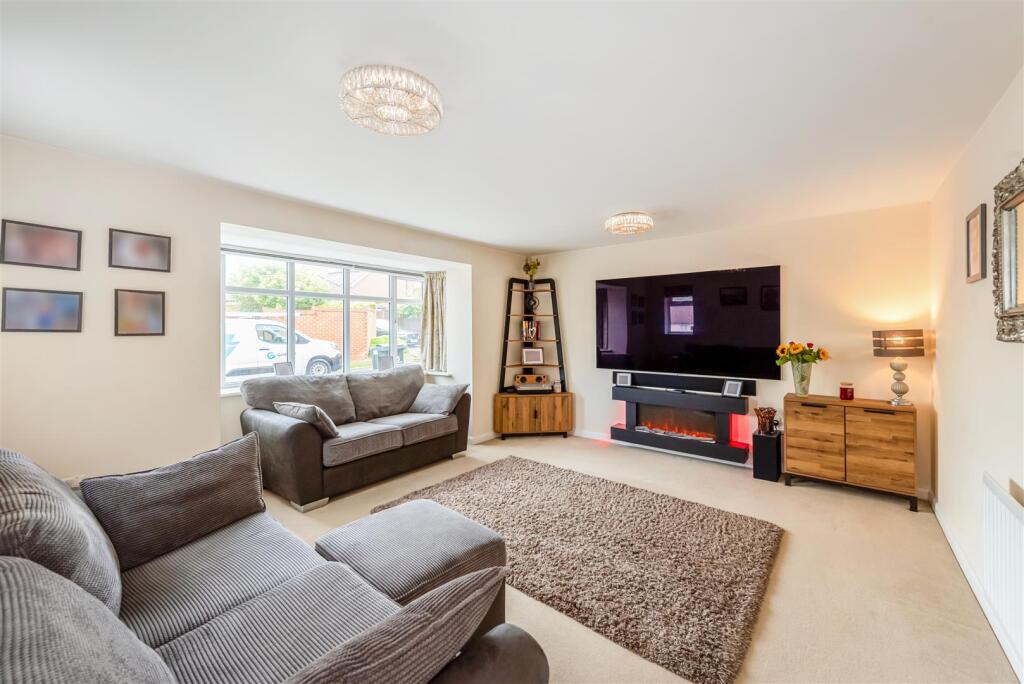 House in Clanfield - View 5