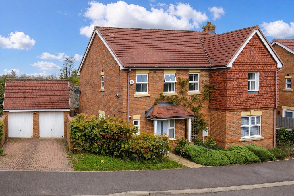 Main image of property: Longmead, Buntingford