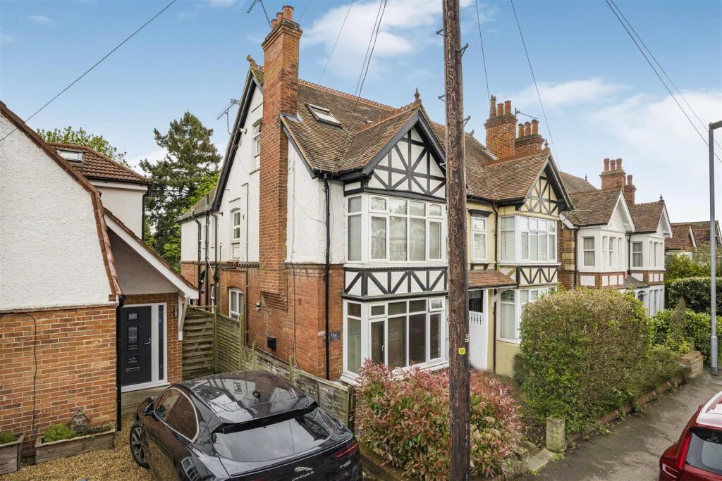 Main image of property: 16 St. Annes Road, Caversham, Reading