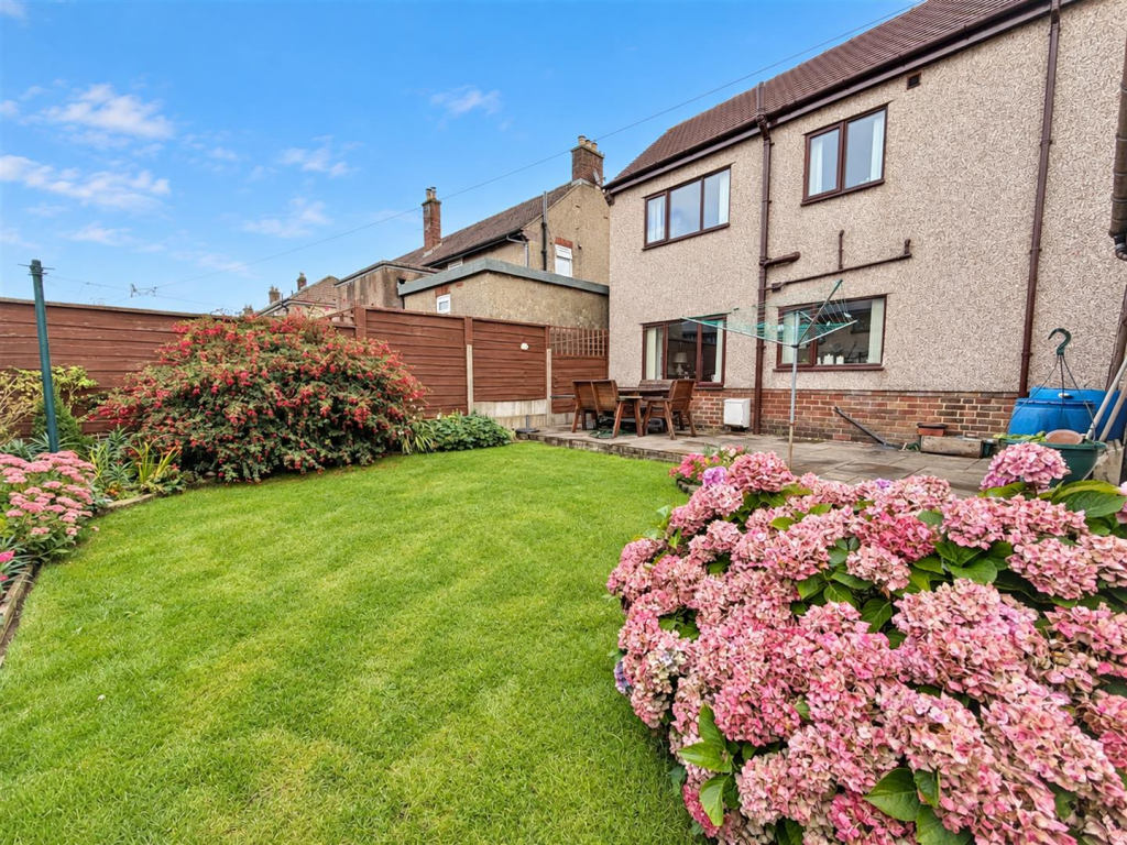 House in High Peak, Fairfield - View 4