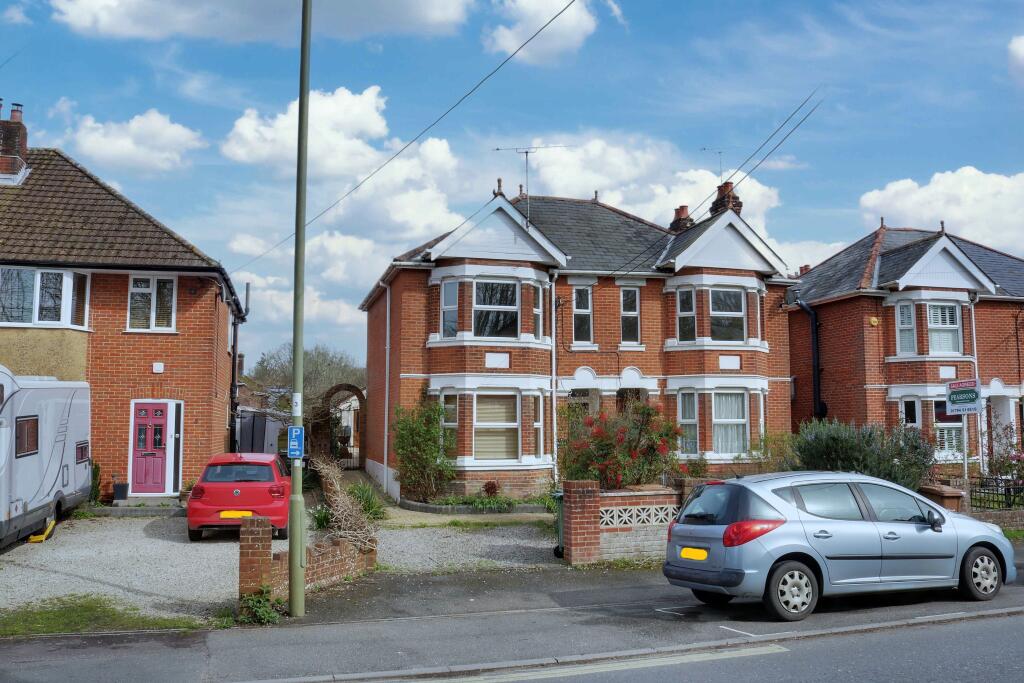 3-bed semi-detached on Romsey, £475,000