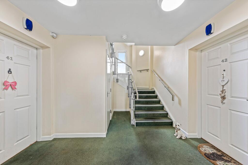 Apartment in Warrington, Great Sankey - View 5