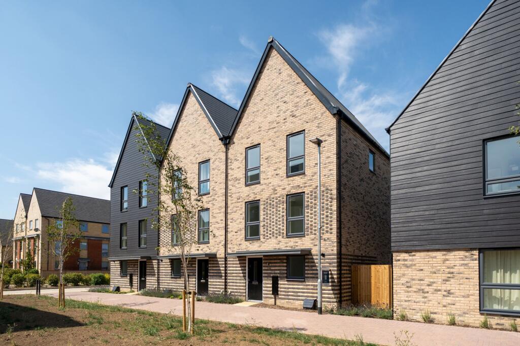 Main image of property: 9 Aylesbury Walk, Northstowe, CB24