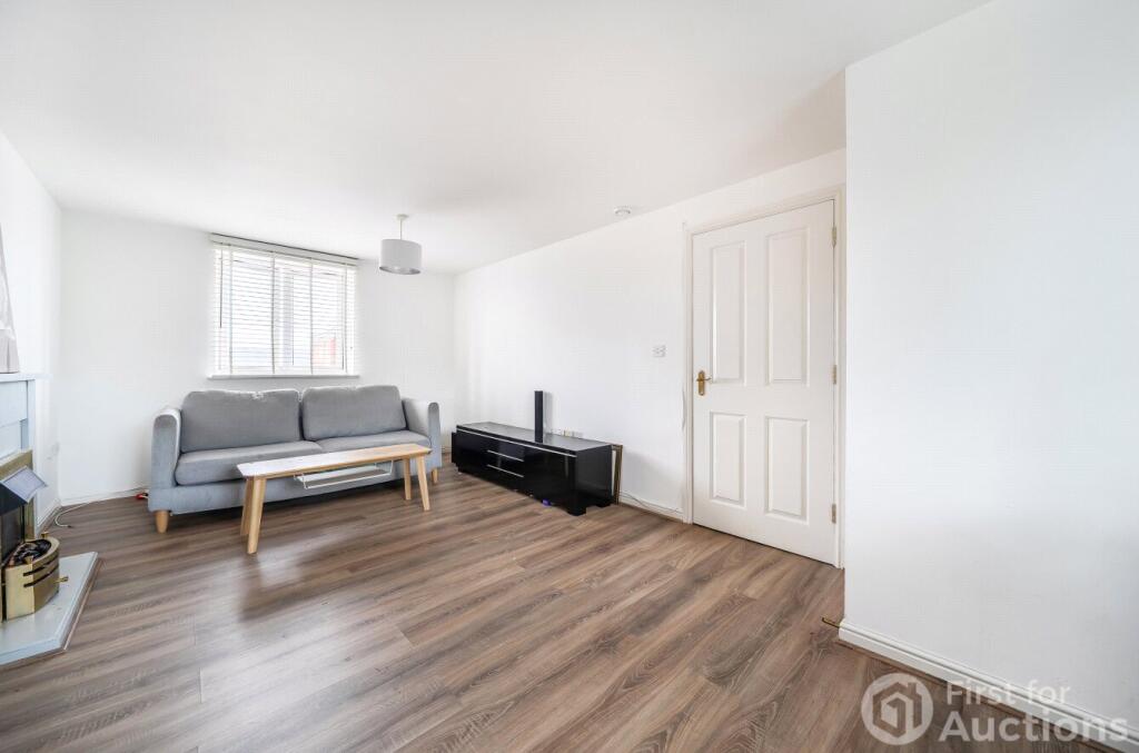 Apartment in Swindon, Central Swindon North - View 3