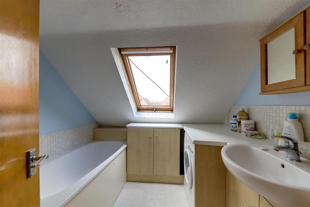 Apartment in Brighton - View 4