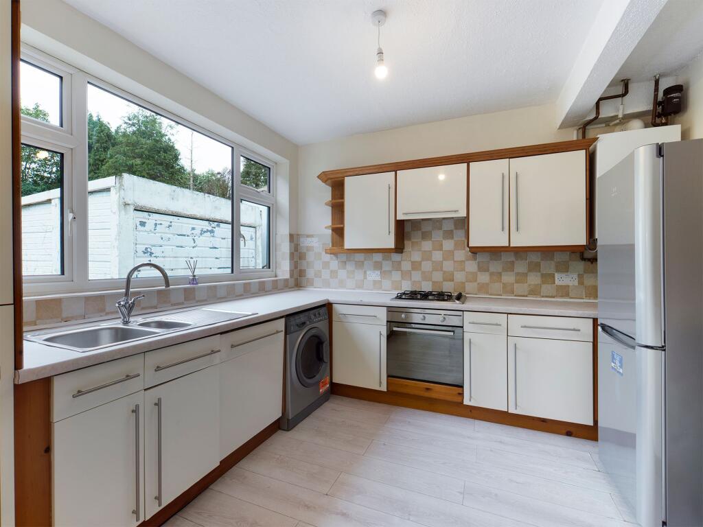 House in Sidcup, The Hollies, Longlands - View 2
