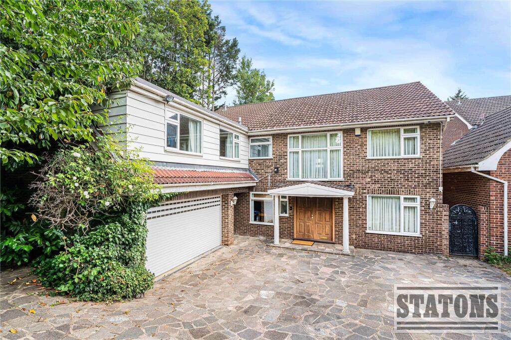 Main image of property: Oakleigh Park South, Whetstone, London, N20