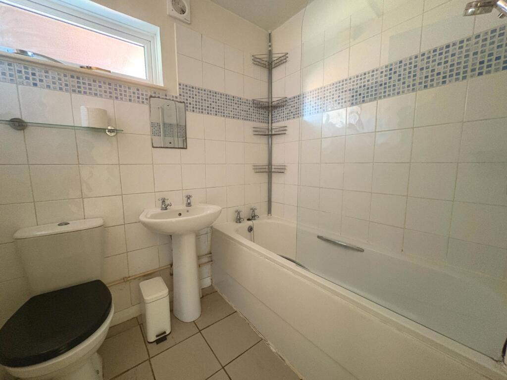 Heronfield Close, Redditch, B98 8QN photo 5