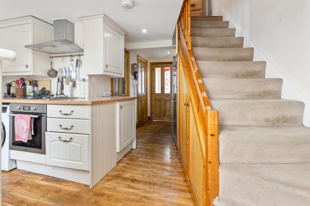House in Redhill - View 4