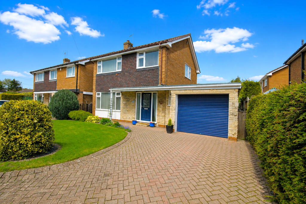 3-bed detached on Lancaster Crescent, Tickhill, £375,000