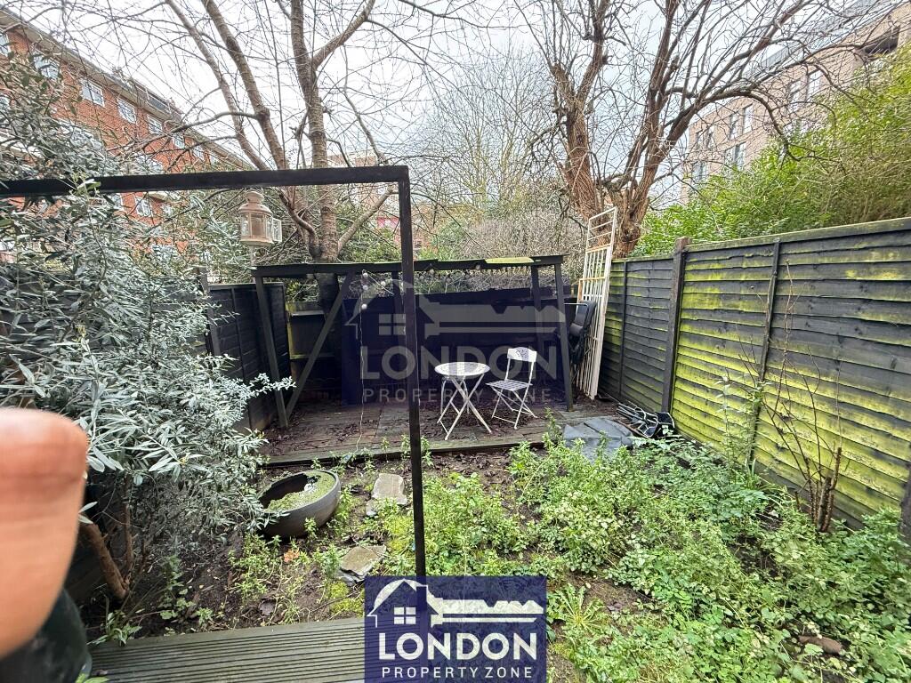 Main image of property: Bracklyn Court, Wimbourne Street N1