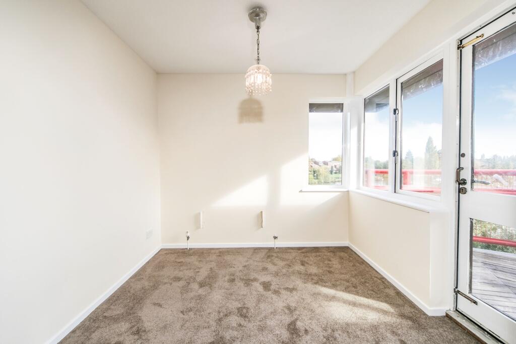 Apartment in Reading - View 4