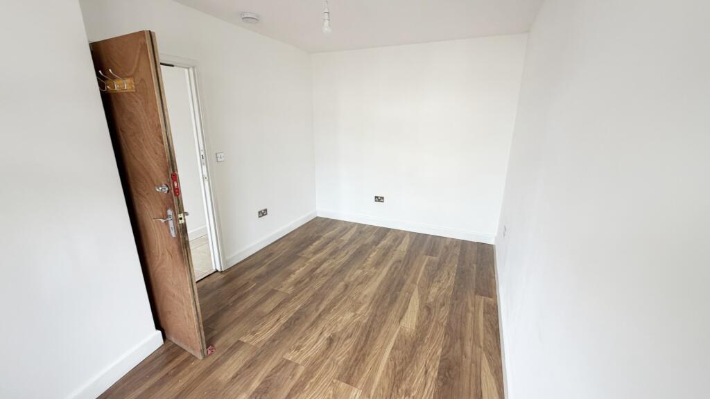 House in London - View 5