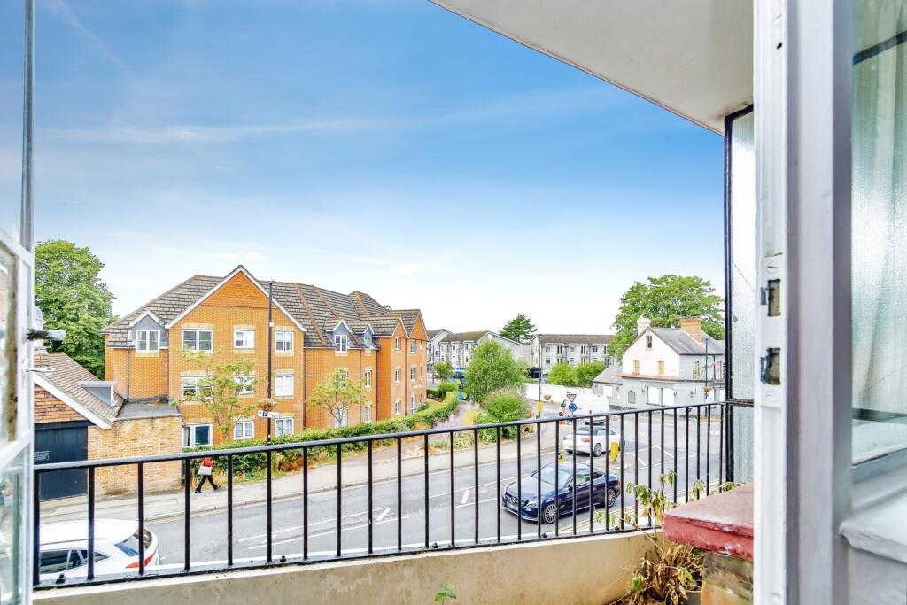 Apartment in Tandridge, Caterham-on-the-Hill - More