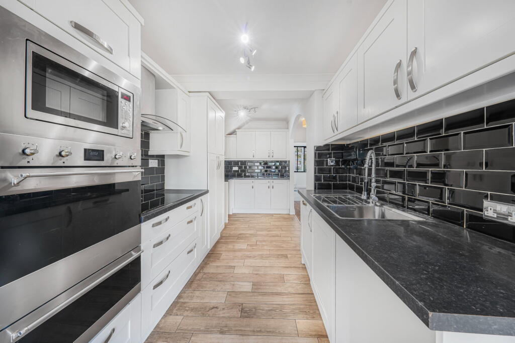 House in Romford - View 5