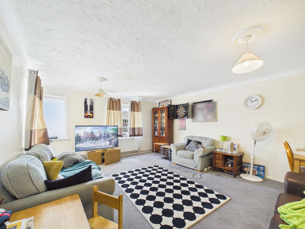 Apartment in Reading, Calcot, Tilehurst - View 2