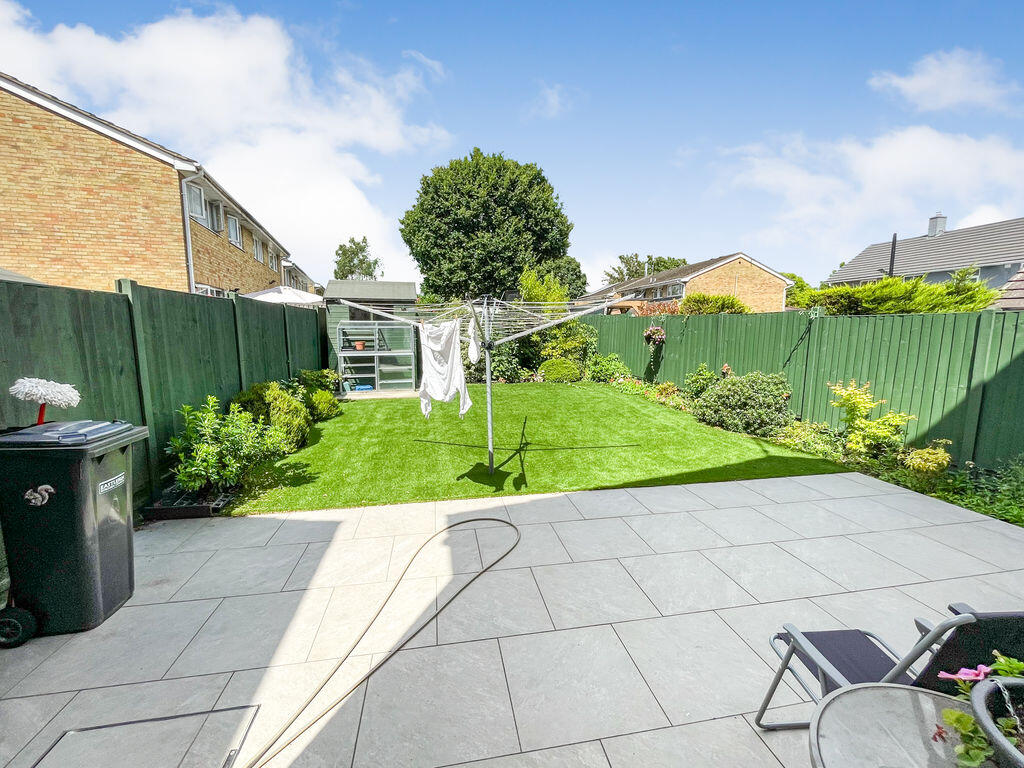 Navigators Way, Hedge End, SO30 photo 2