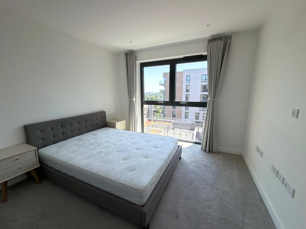 Apartment in London - View 5