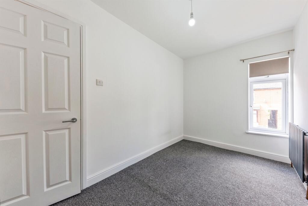 House in South Kesteven, Grantham - More