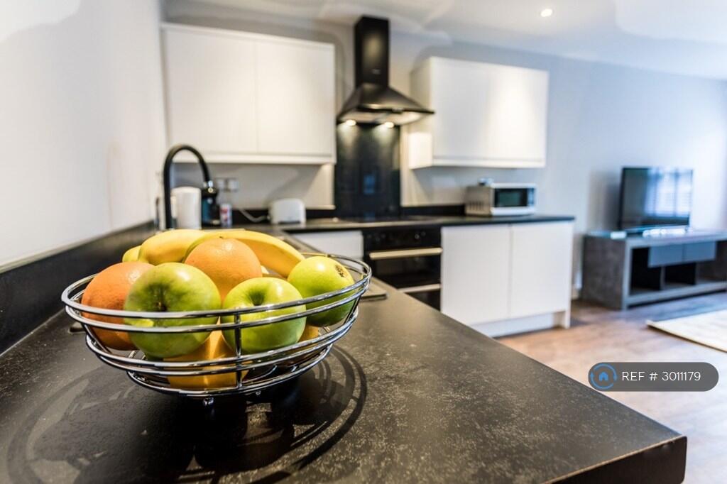 Apartment in Swindon - More