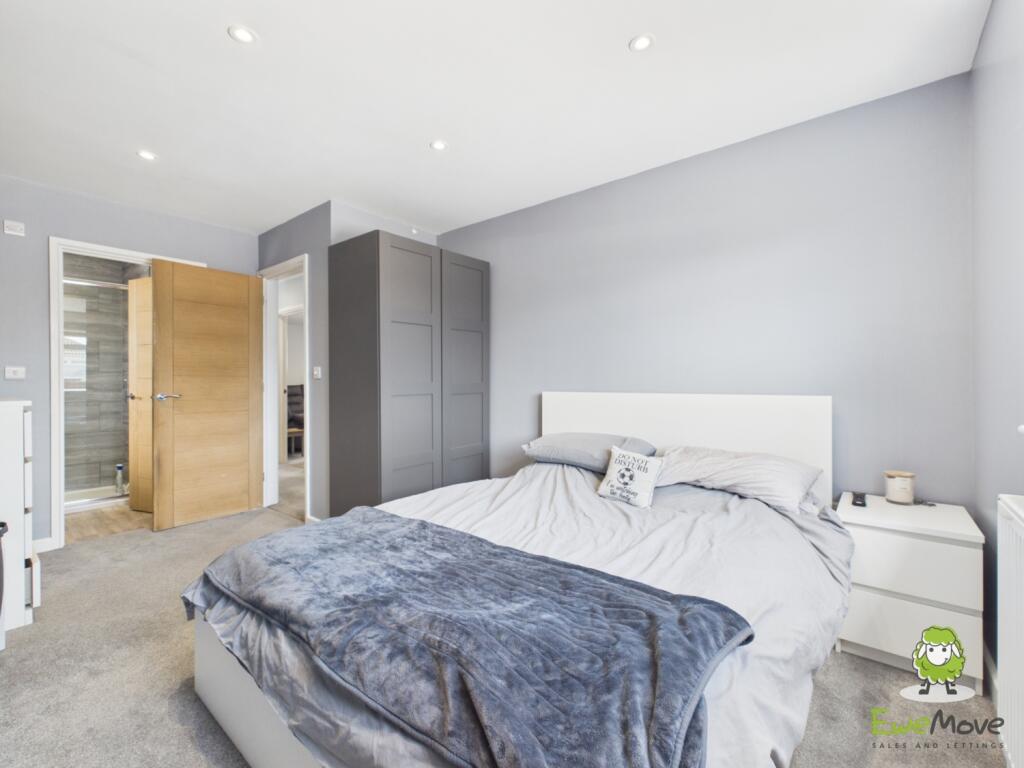 House in Basingstoke and Deane, Basingstoke - More