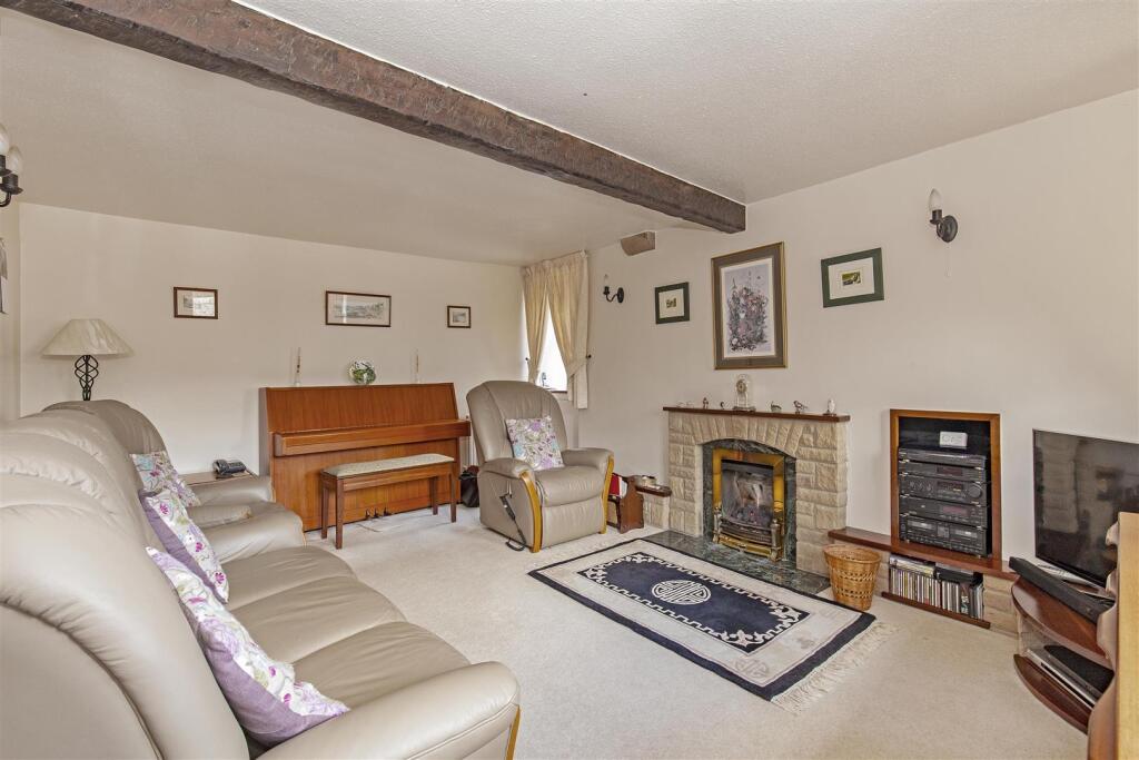 House in Derbyshire Dales, Bakewell - View 2