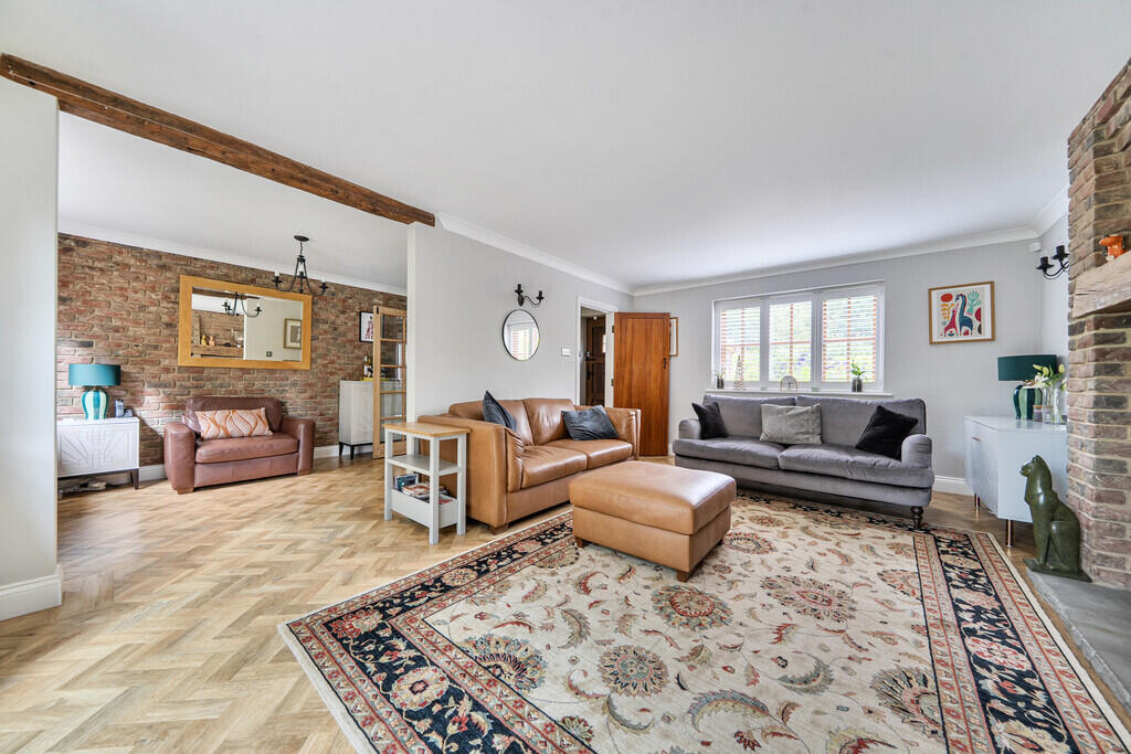 House in Redhill - View 4