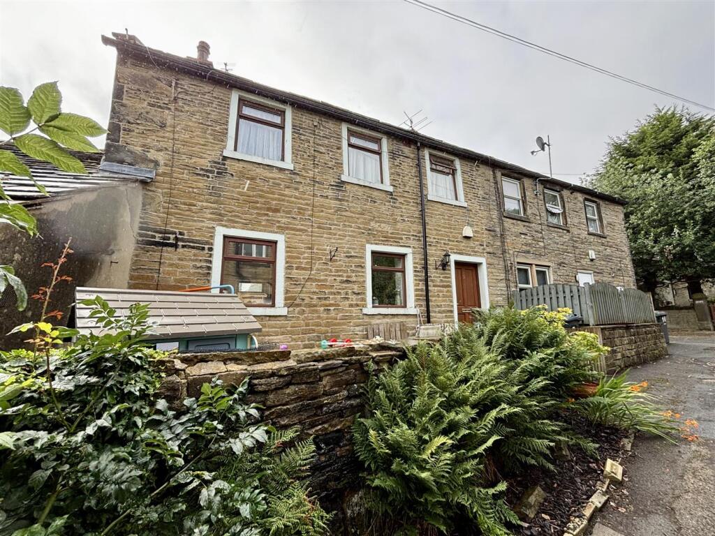 Main image of property: Back Fold, Clayton, Bradford