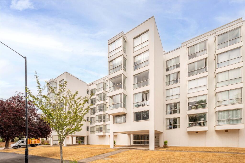 Main image of property: Regency House, Newbold Terrace, Leamington Spa, CV32