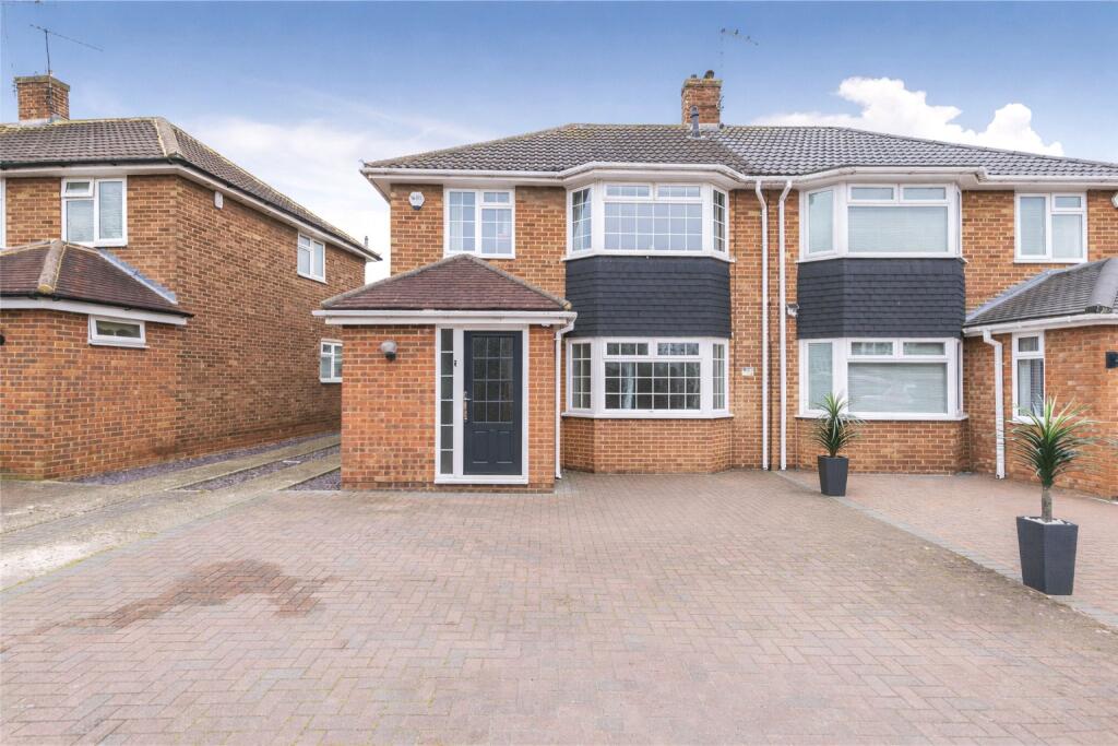 Main image of property: Cambria Crescent, Riverview Park, Gravesend, Kent, DA12