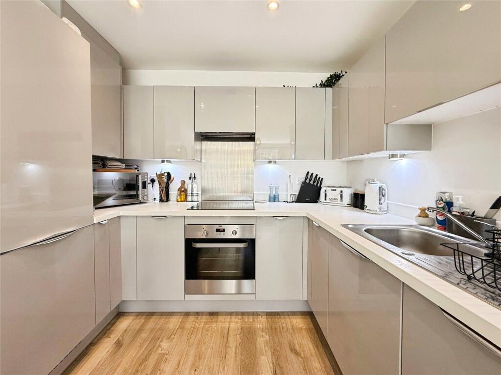 Apartment in Hart, Blackwater and Hawley - More