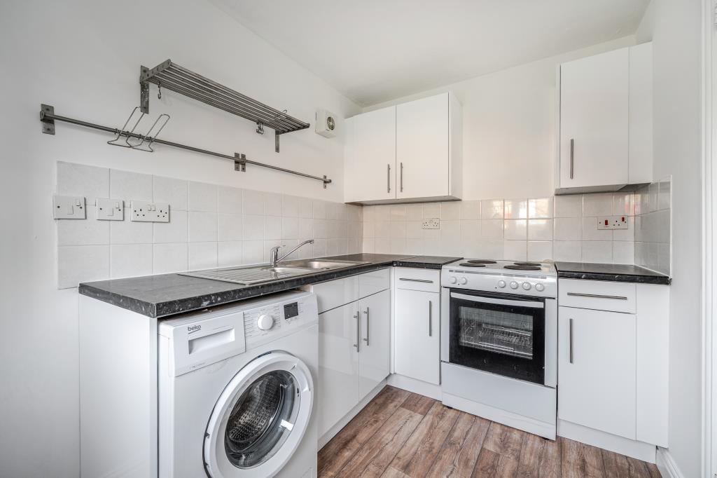 Apartment in Reading - View 6