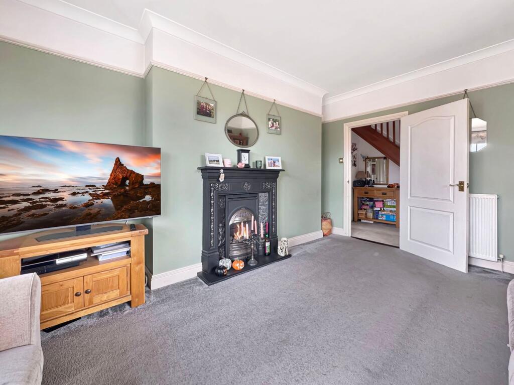 Ladysmith Avenue, Brightlingsea, Colchester, CO7 photo 4