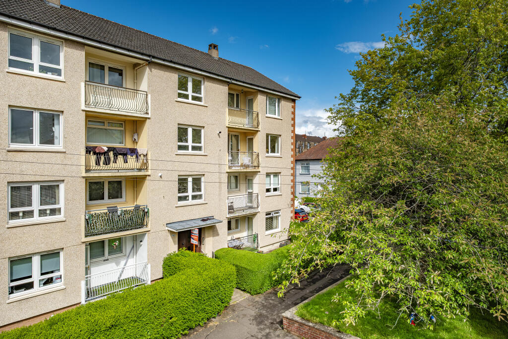Main image of property: Flat 2/2, 163 Gatehouse Street, Sandyhills, Glasgow, G32