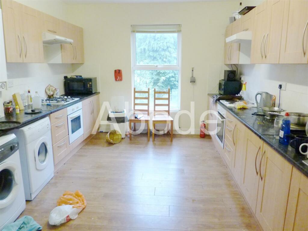 9-bed house on Cardigan Road, Headingley, Leeds, £3,861/mo
